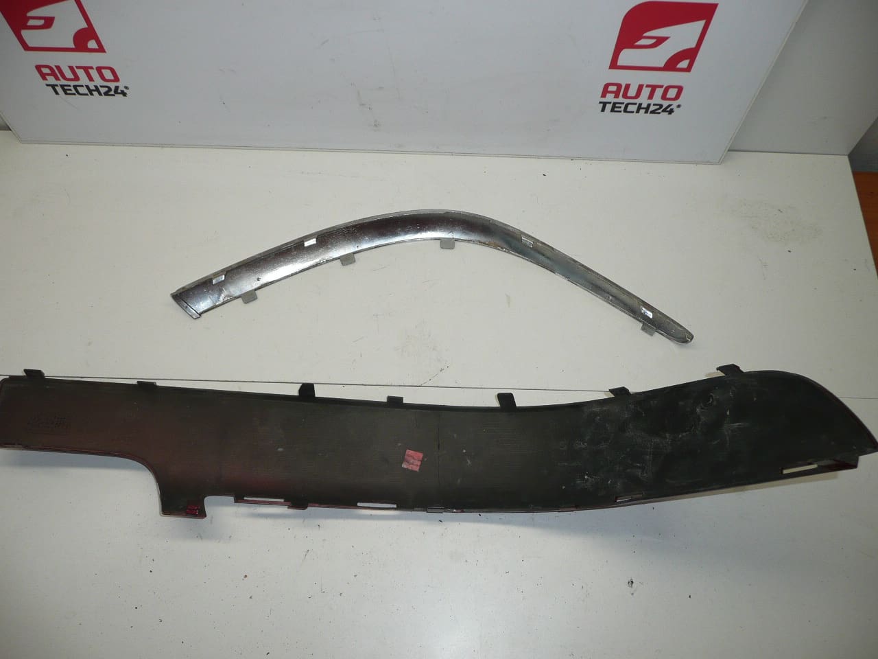 Bara de protectie cromata Citroën Xsara Picasso 7452CK