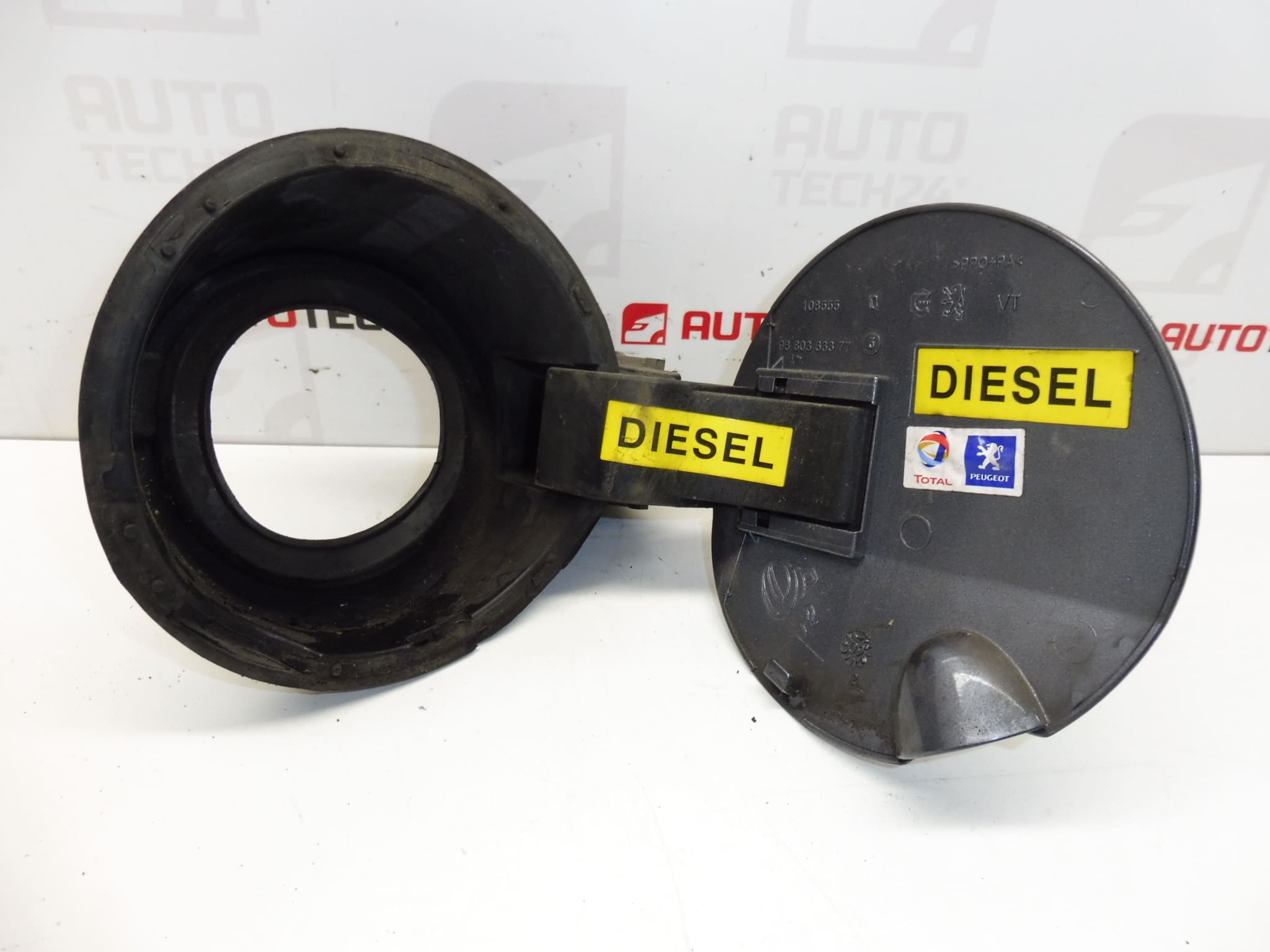 Capac capac rezervor Peugeot 308 KTHB 1517F4 151899 - imagine 2