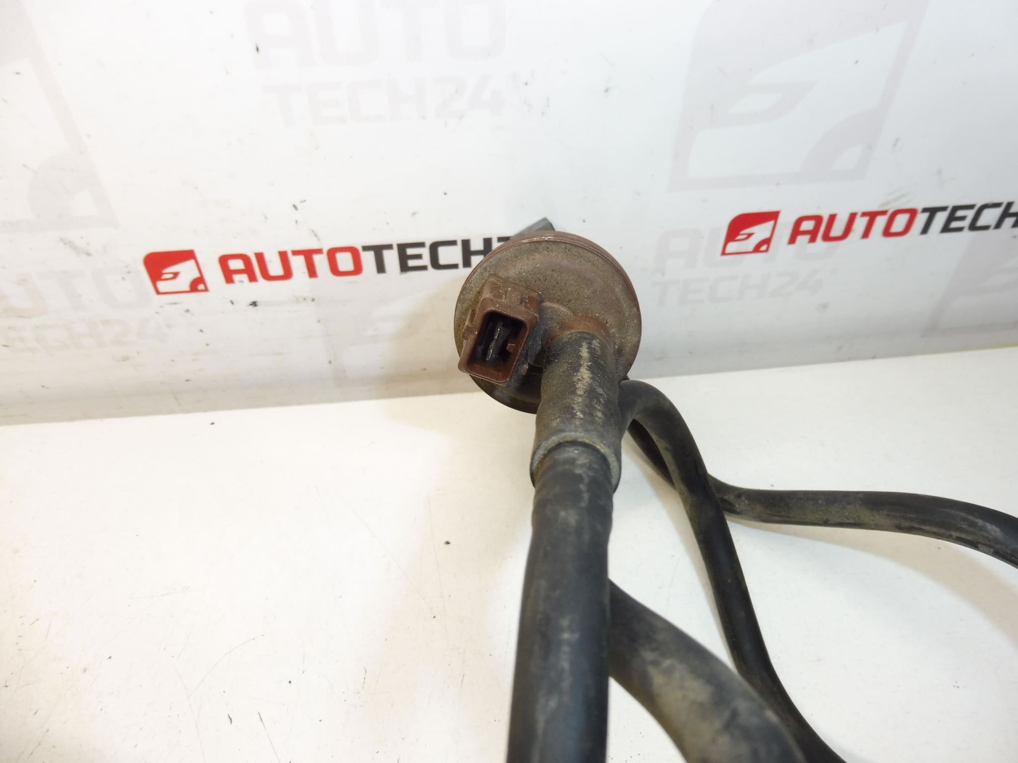 Conexiune carbon activ Citroën Xsara Picasso 16287G 1505VT 1505VV 1505ZJ - imagine 2