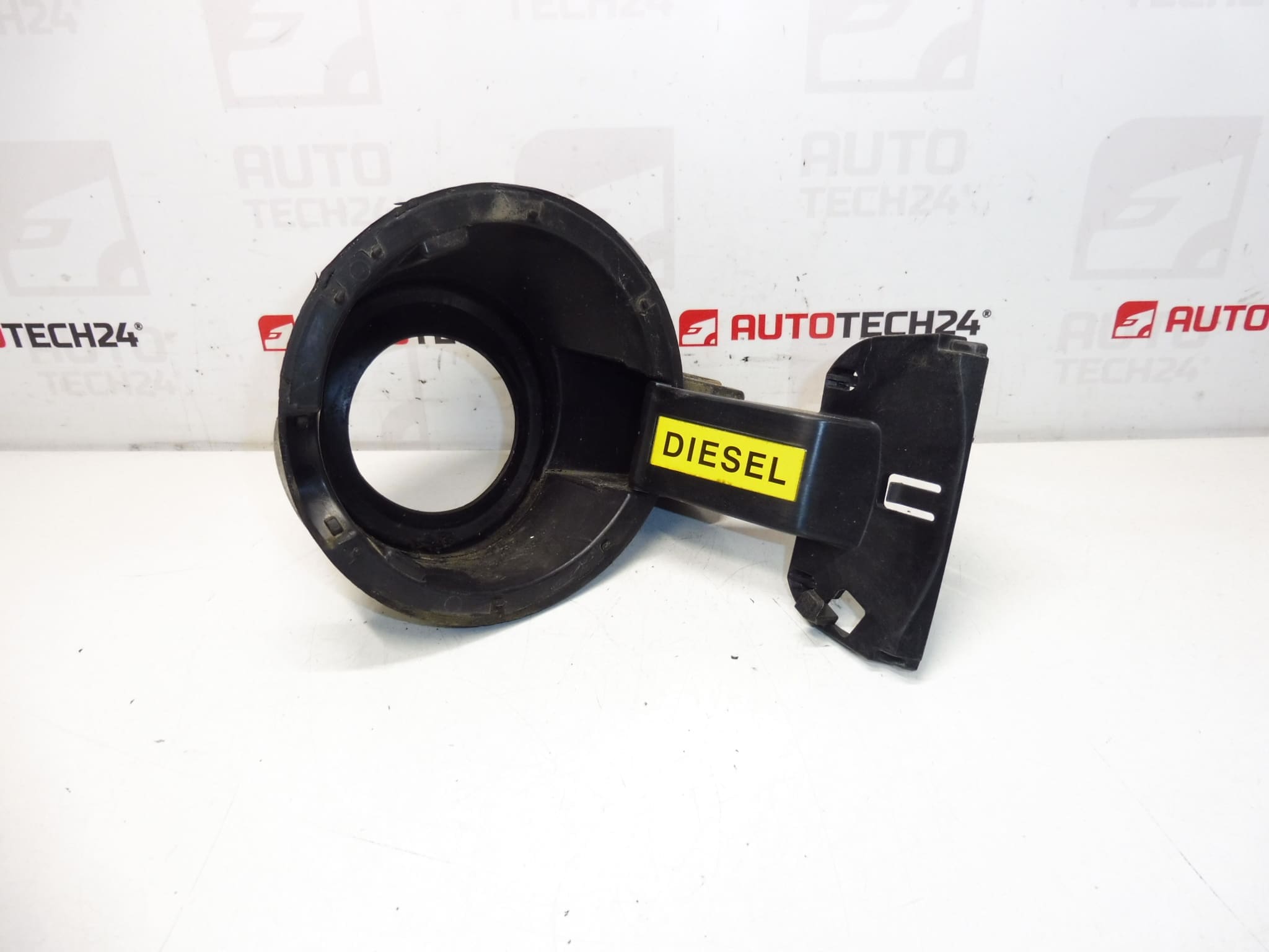 Gât de umplere rezervor combustibil Peugeot 3008 9682803280 1517E2