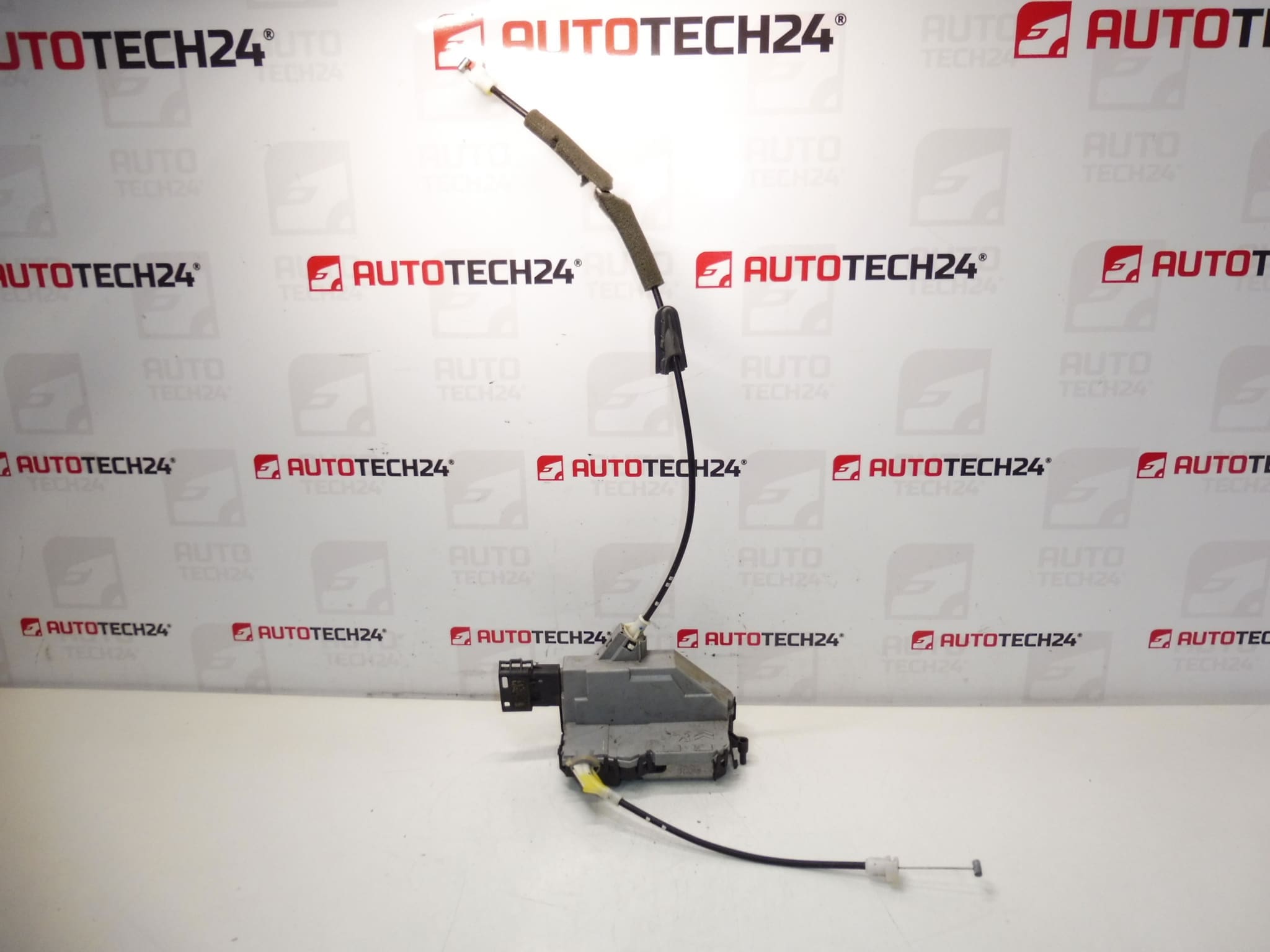 Inchidere portiera pasager stanga spate Peugeot 3008 5008 9800623780 9137T8