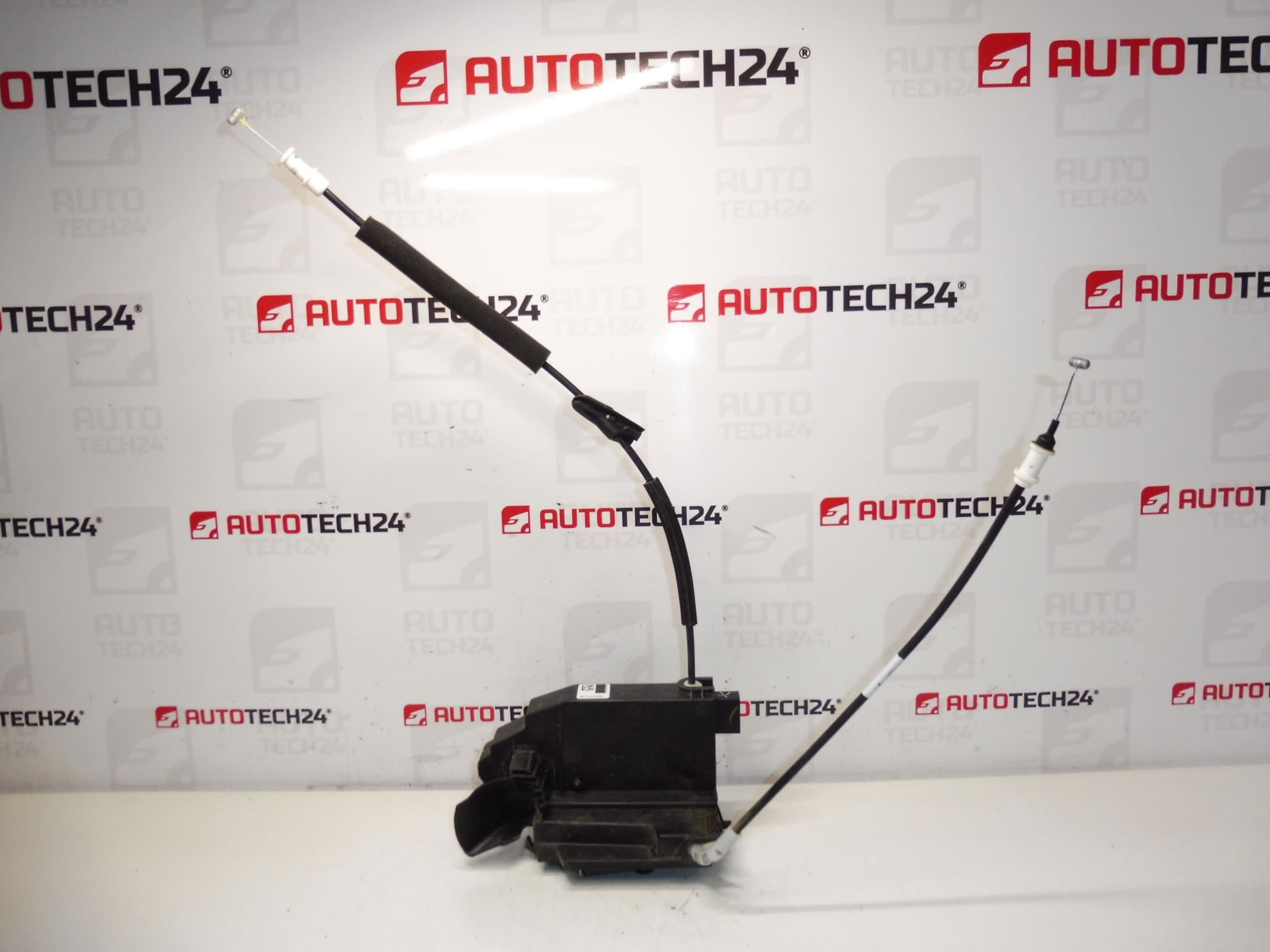 Inchidere usa pasager dreapta Peugeot 308 T9 9810309380