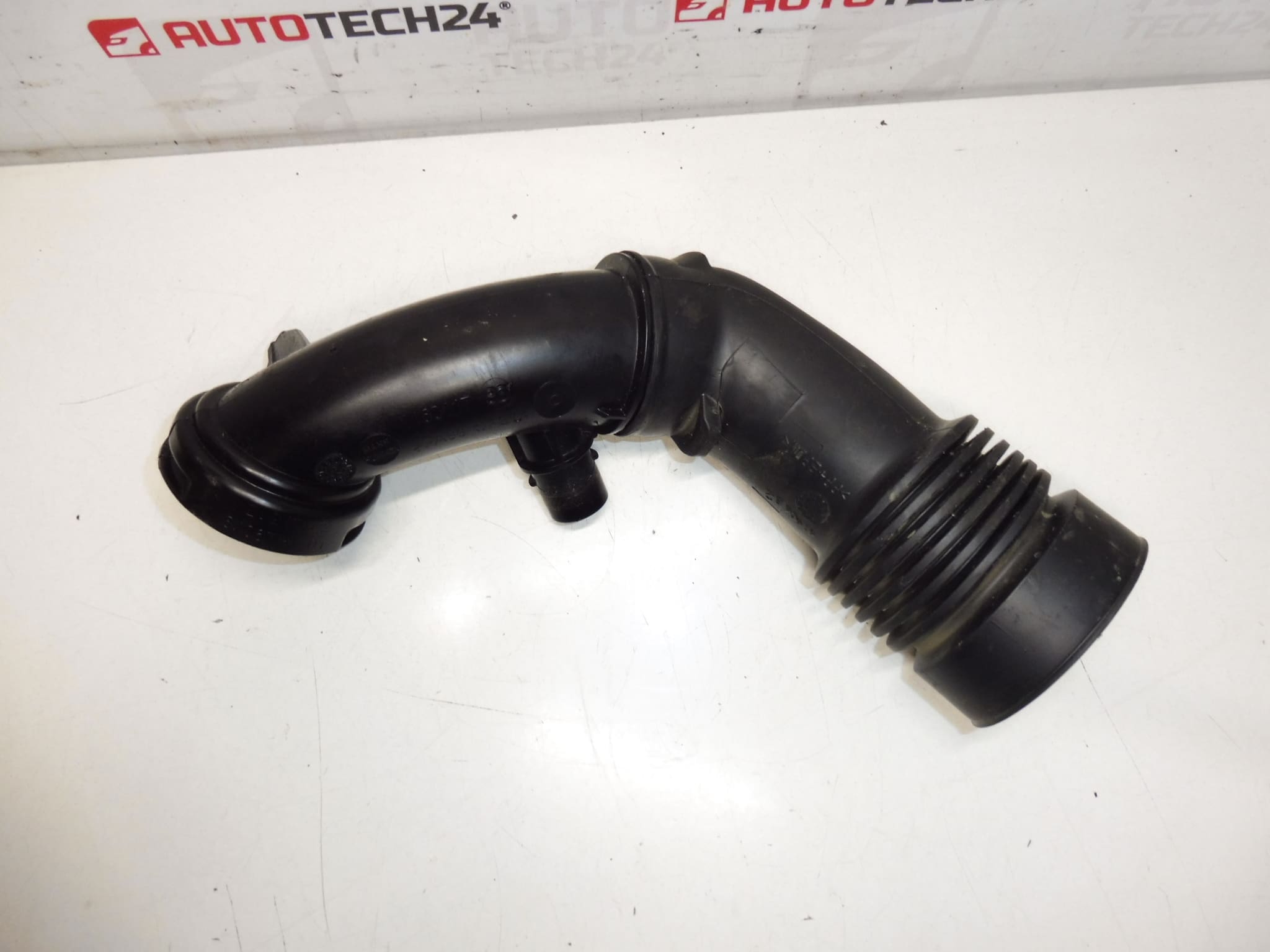 Racord aer 1.5 HDI Citroën Peugeot 9810921180 - imagine 2