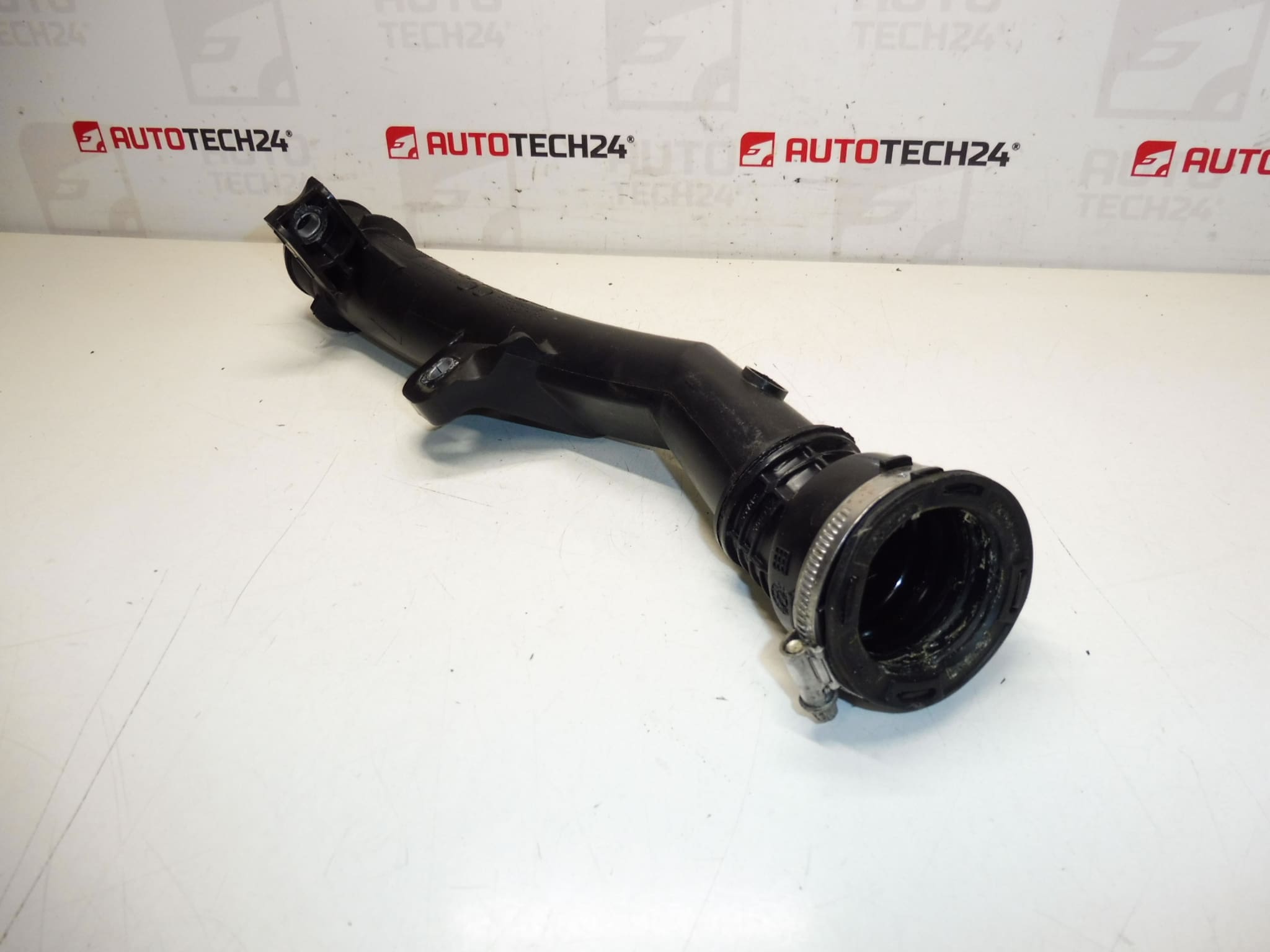 Racord aer 1.5 HDI Citroën Peugeot 9831710780 - imagine 2