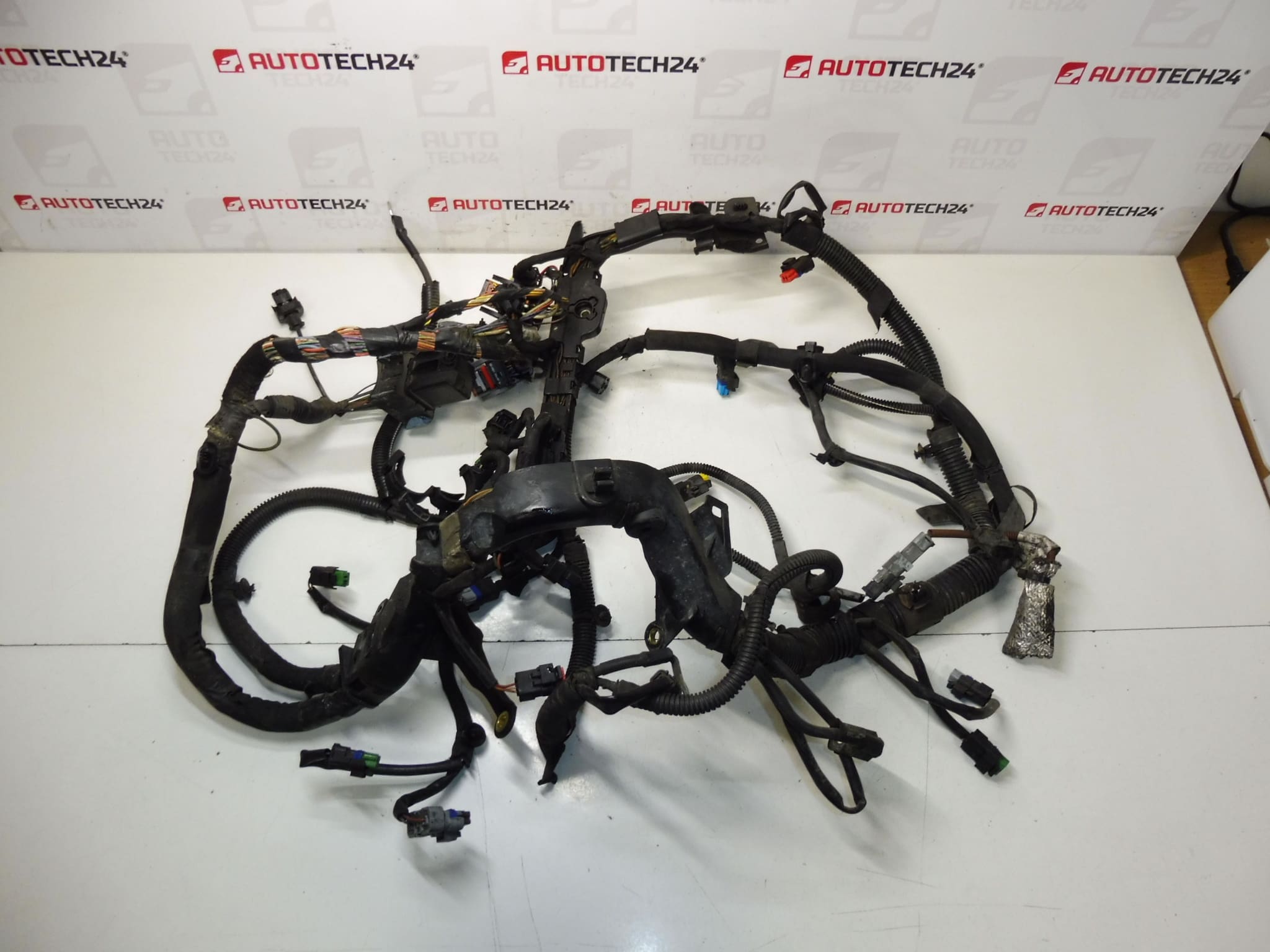 Ansamblu motor principal Citroën Peugeot 1.6 HDI 9664694980 6569NW