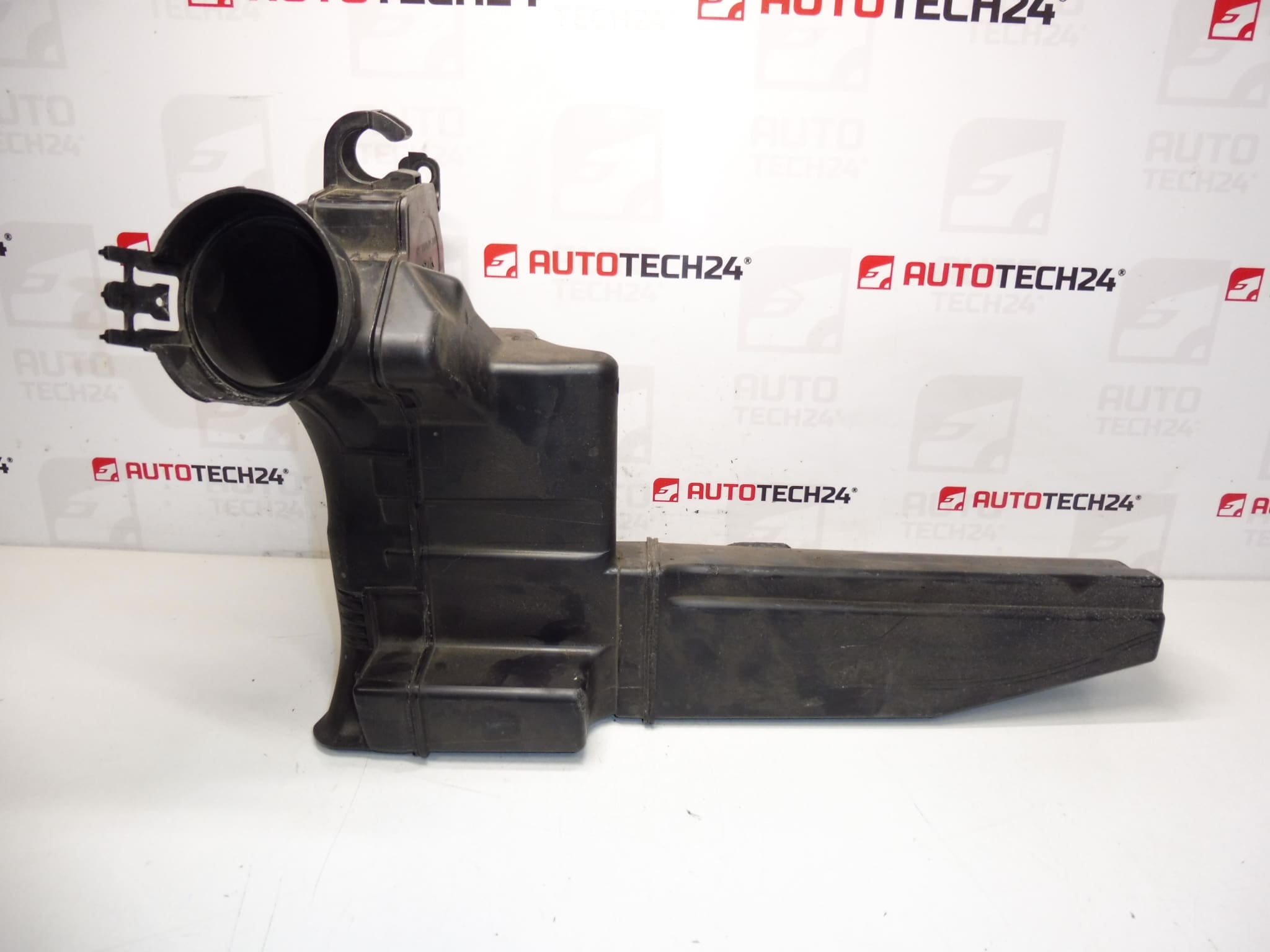 Rezonator admisie aer 1.4 VTI 70 kW 8FS Citroën Peugeot 9683339380 1436Q7 - imagine 2